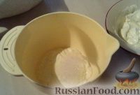 Фото приготовления рецепта: Сливочно-творожный крем с шоколадом - шаг №3