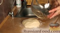 Фото приготовления рецепта: Дрожжевые пирожки с капустой - шаг №8