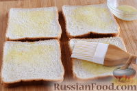 Фото приготовления рецепта: Жареный сэндвич с ветчиной и сыром - шаг №7