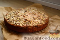 Фото приготовления рецепта: Яблочный пирог с орехами - шаг №11