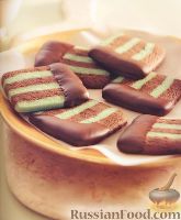 Фото к рецепту: Шоколадно-мятное полосатое печенье