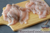Фото приготовления рецепта: Куриное филе, запеченное с помидорами и сыром - шаг №4
