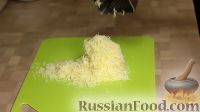 Фото приготовления рецепта: Салат "Довольный муж" (с печенью, грибами и сыром) - шаг №9