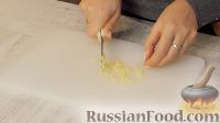 Фото приготовления рецепта: Тефтели "Ёжики" в томатно-сметанном соусе - шаг №3