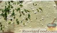 Фото приготовления рецепта: Китайские слоеные лепешки с зеленым луком - шаг №7