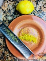 Фото приготовления рецепта: Имбирные кексы с двойной лимонной пропиткой - шаг №6