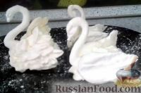 Фото к рецепту: Пирожные-безе "Лебеди"