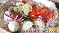 Фото к рецепту: Овощной салат с сыром моцарелла