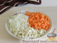 Фото приготовления рецепта: Суп с морковными клецками - шаг №4