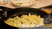 Фото приготовления рецепта: Суп-пюре из цветной капусты и брокколи - шаг №3