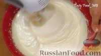 Фото приготовления рецепта: Бисквитные пирожные с масляным кремом - шаг №1