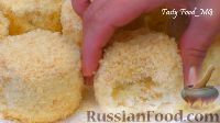 Фото приготовления рецепта: Бисквитные пирожные с масляным кремом - шаг №21