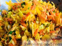 Фото к рецепту: Салат "Будь в форме" с капустой, болгарским перцем, морковью и сельдереем