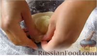 Фото приготовления рецепта: Лепешки на кефире, с картошкой и брынзой - шаг №7