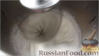 Фото приготовления рецепта: Белковый заварной крем - шаг №4