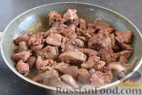 Фото приготовления рецепта: Куриная печень в соусе карри - шаг №5