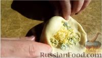 Фото приготовления рецепта: Отрывной сырный пирог "Ромашка" - шаг №11