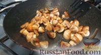 Фото приготовления рецепта: Постный салат с корейской морковью и грибами - шаг №3
