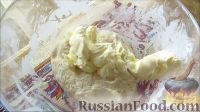 Фото приготовления рецепта: Отрывной сырный пирог "Ромашка" - шаг №4