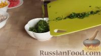 Фото приготовления рецепта: Слоеный салат с курицей и грейпфрутом - шаг №7