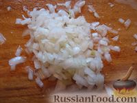 Фото приготовления рецепта: Салат из сельди с красным перцем – «Украинский» - шаг №5
