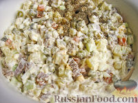 Фото приготовления рецепта: Пресловутый салат Оливье - шаг №5