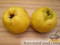 Фото приготовления рецепта: Айва тушеная с медом и красным вином - шаг №1