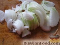 Фото приготовления рецепта: Салат с рукколой, базиликом и грибами - шаг №3