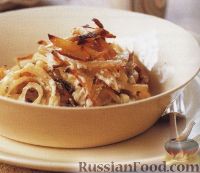 Фото к рецепту: Картофель в горшочке с луком и анчоусами