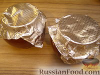Фото приготовления рецепта: Пельмени, запеченные в горшочках - шаг №5