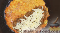 Фото приготовления рецепта: Картофельные драники с начинкой - шаг №14