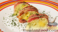 Фото к рецепту: Картофельный рулет с сыром и беконом