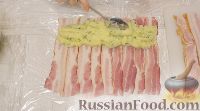 Фото приготовления рецепта: Картофельный рулет с сыром и беконом - шаг №4
