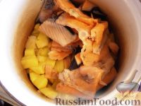 Фото приготовления рецепта: Рыбный суп из обрези семги (рецепт поморской трапезы) - шаг №4