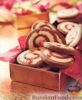 Фото к рецепту: Печенье "Спиральки" с вишней