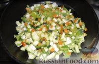 Фото приготовления рецепта: Постный рис с овощами и грибами - шаг №2