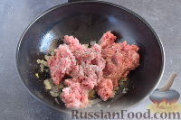 Фото приготовления рецепта: Макаронная запеканка с мясом и соусом бешамель - шаг №10