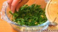 Фото приготовления рецепта: Слоеный салат "Грибная поляна" - шаг №5