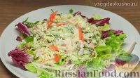 Фото приготовления рецепта: Крабовый салат с морской капустой и маринованным имбирем - шаг №11