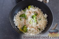 Фото приготовления рецепта: Рис с брокколи стир-фрай - шаг №11