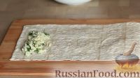 Фото приготовления рецепта: Закуска "Сырные палочки" из лаваша - шаг №4