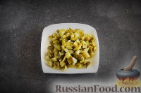 Фото приготовления рецепта: Быстрый салат с красной фасолью - шаг №4