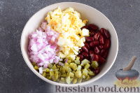 Фото приготовления рецепта: Быстрый салат с красной фасолью - шаг №5
