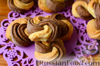 Фото к рецепту: Двухцветное печенье "Розочки"
