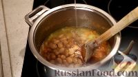 Фото приготовления рецепта: Фасолевый суп с колбасой - шаг №6