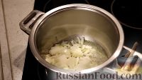 Фото приготовления рецепта: Фасолевый суп с колбасой - шаг №3
