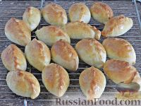Фото приготовления рецепта: Пирожки из "хрущевского" теста, с капустой и яйцами - шаг №20
