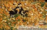 Фото приготовления рецепта: Картофельные зразы с капустой и грибами - шаг №7