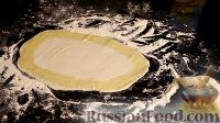 Фото приготовления рецепта: Пироги со шпинатом и творожным сыром - шаг №11