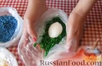 Фото приготовления рецепта: Мраморные пасхальные яйца, крашенные в рисе - шаг №7